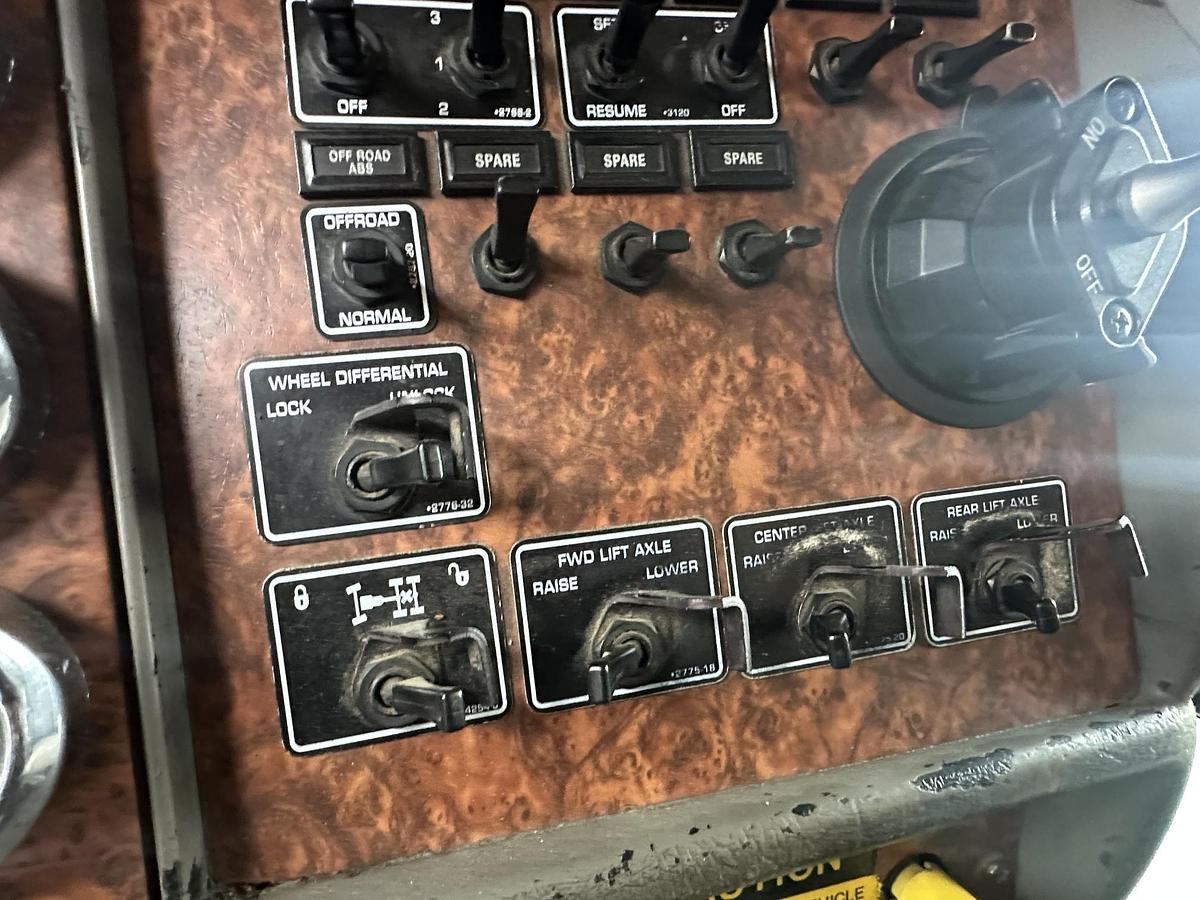 Used 2006 KENWORTH W900S