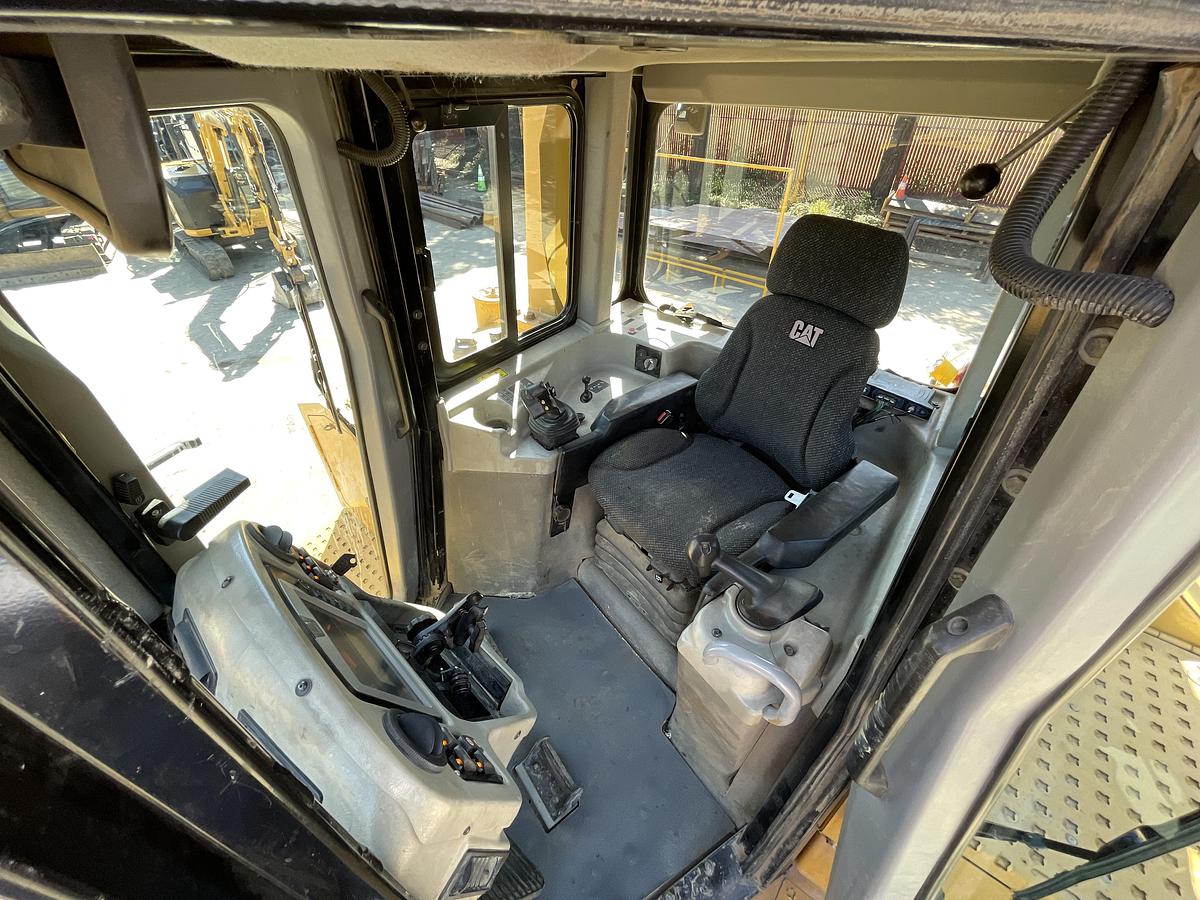 Used 2013 CATERPILLAR D6T XL