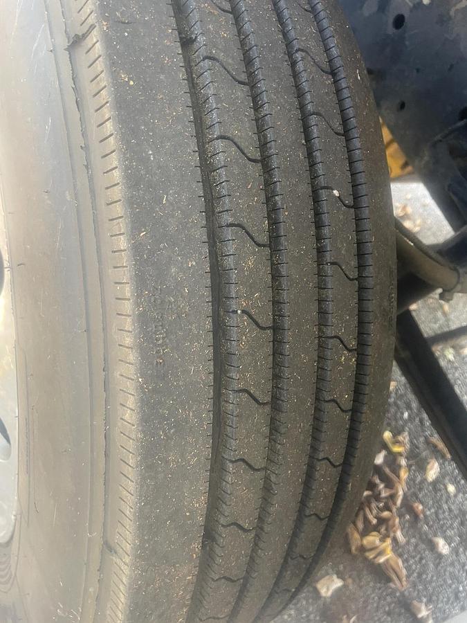 Used 2005 FREIGHTLINER FL70