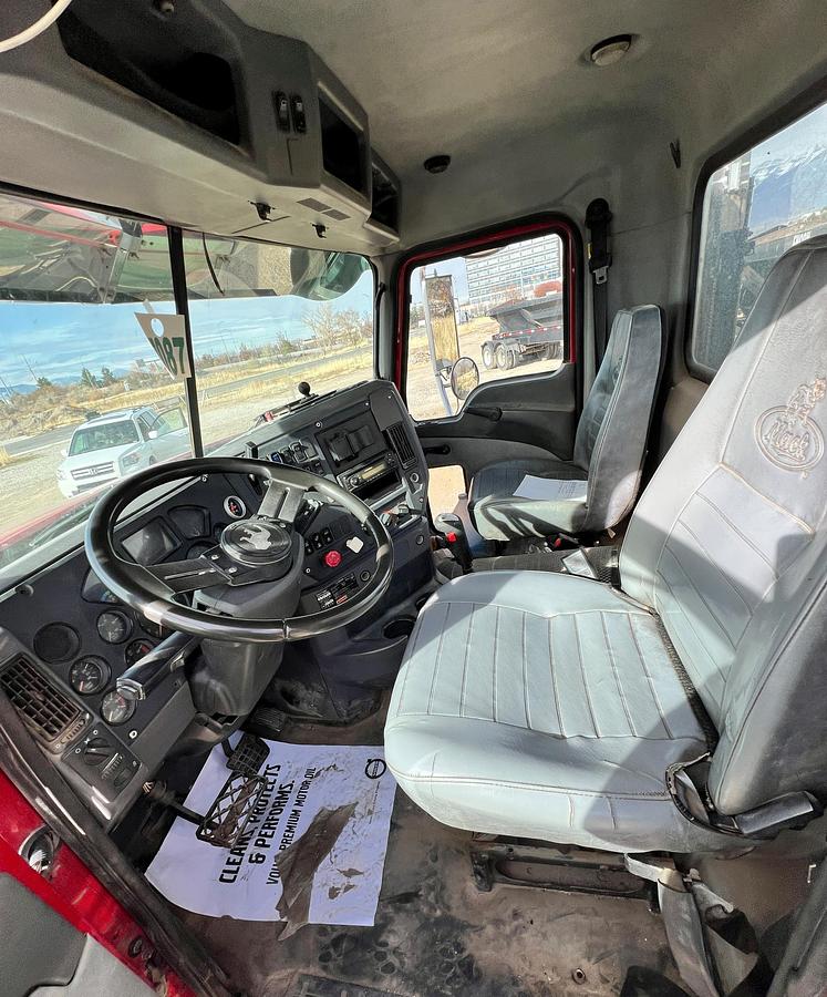 Used 2011 MACK Pinnacle CHU613