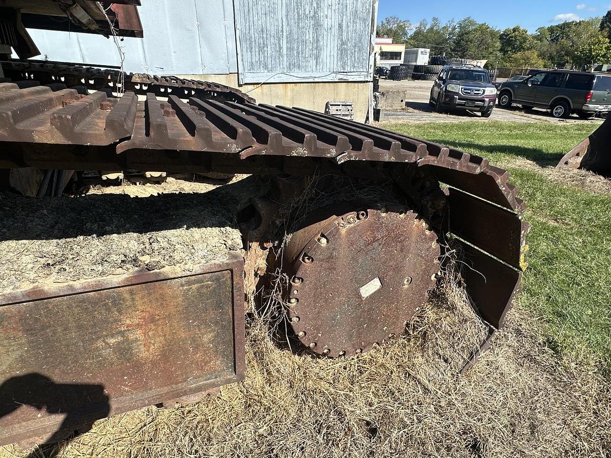 Used 1984 CASE POCLAIN 220CKNA