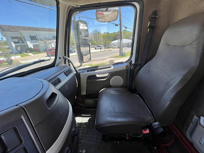 Used 2016 VOLVO VHD84B200
