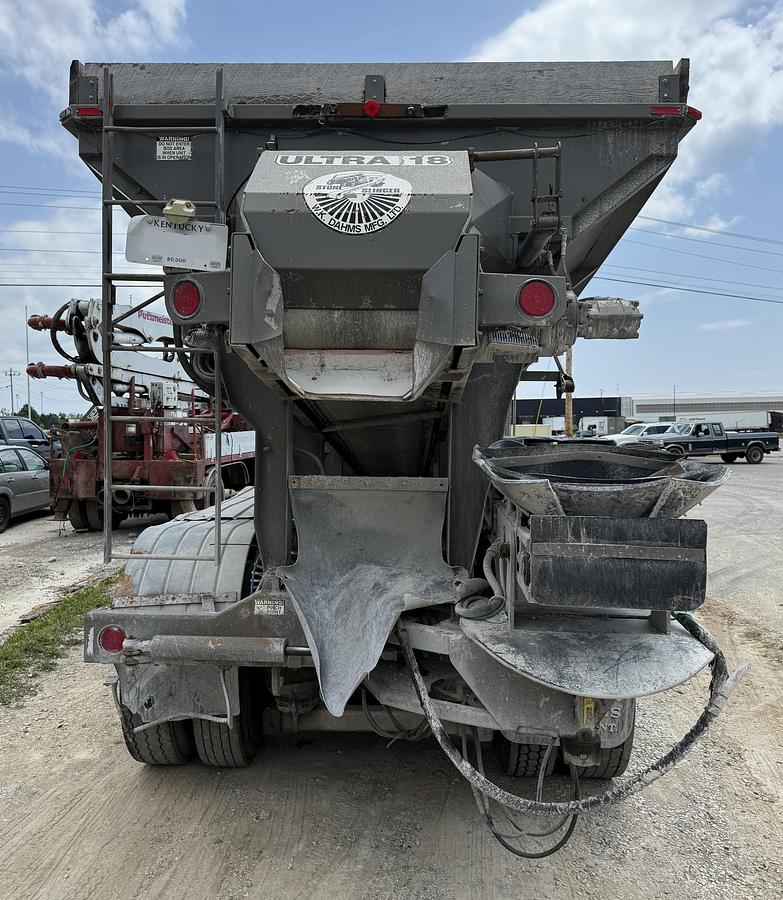 Used 2005 STERLING LT9500