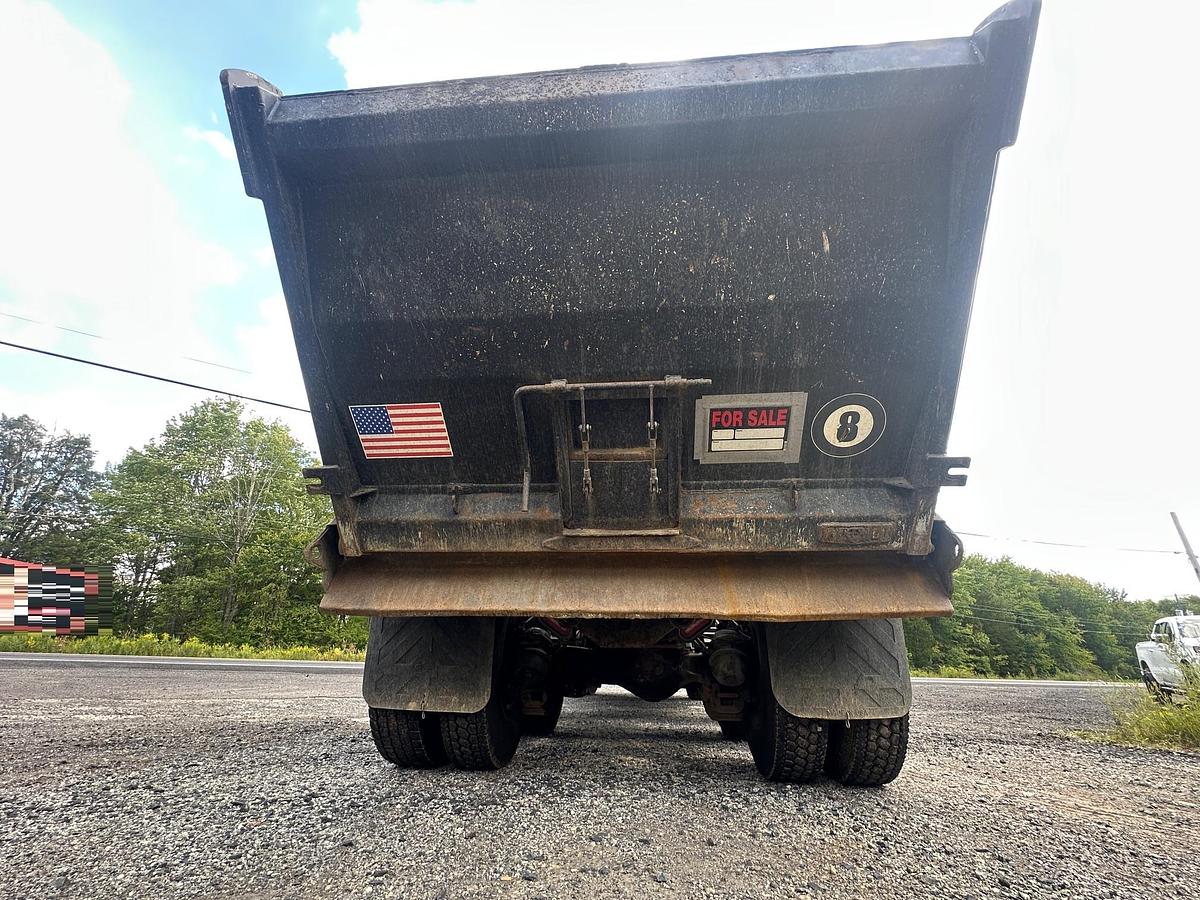 Used 2012 MACK Granite GU713