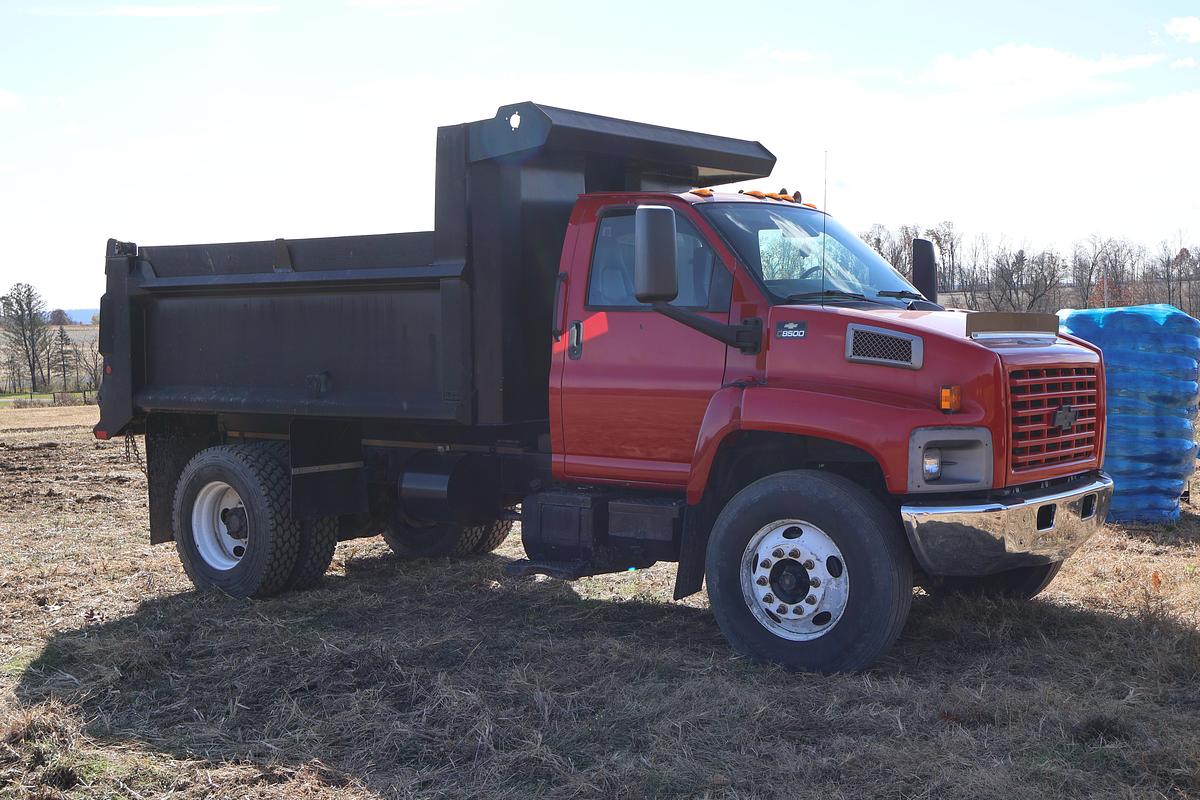 Used 2005 CHEVROLET C8500