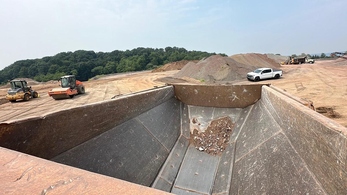 Used 2014 DEERE 460E Off Road Dump