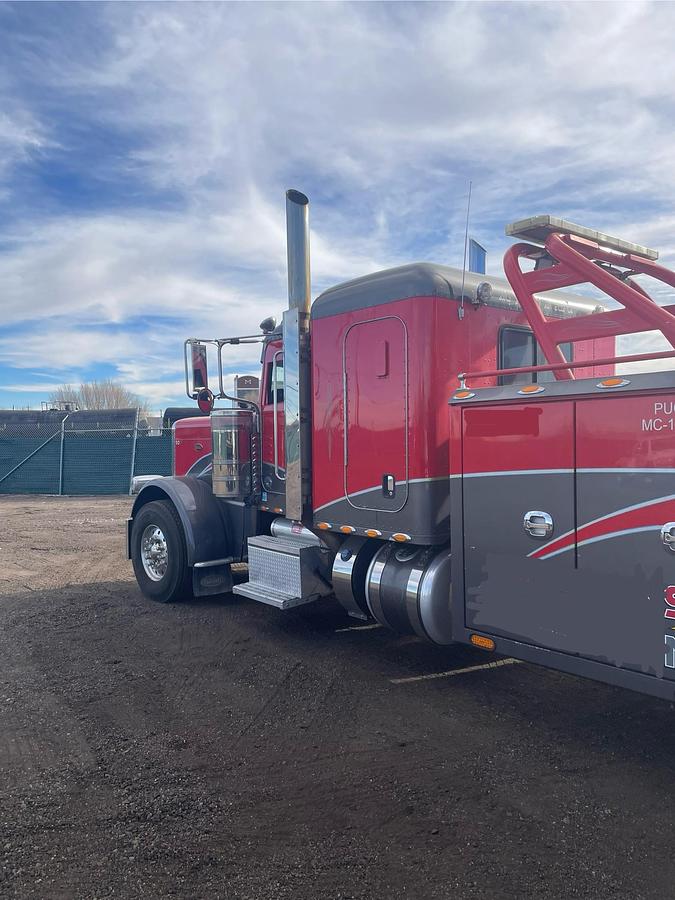 Used 2012 PETERBILT 389