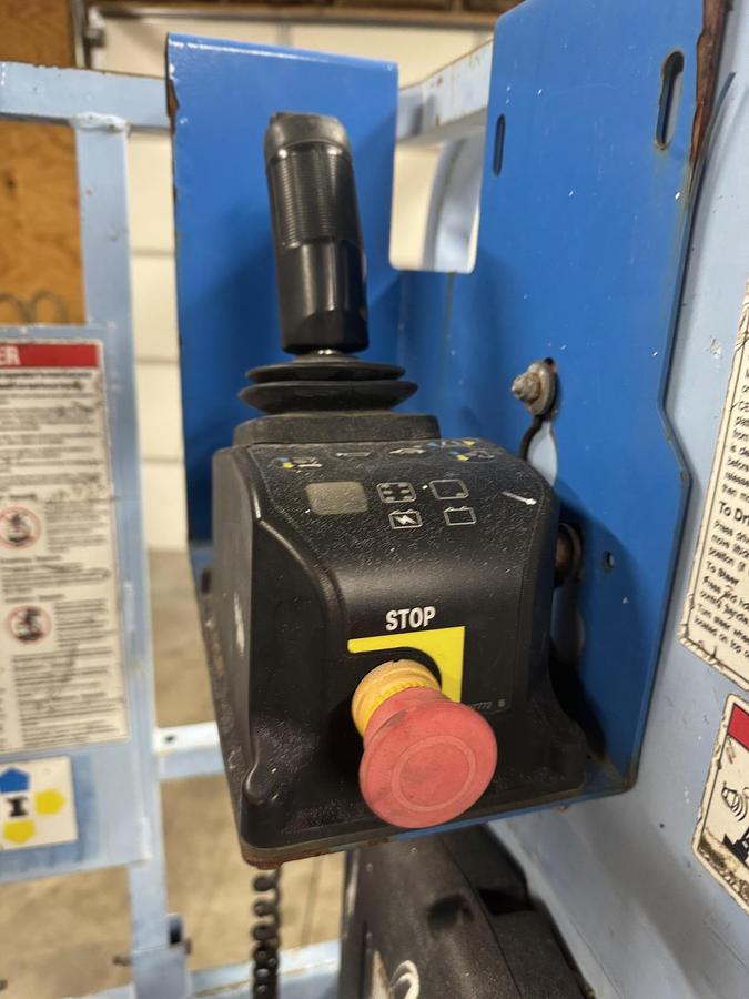 Used 2002 GENIE GS-1930