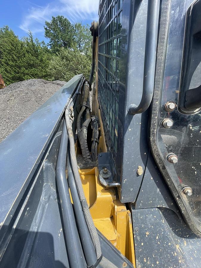 Used 2022 JOHN DEERE 333G