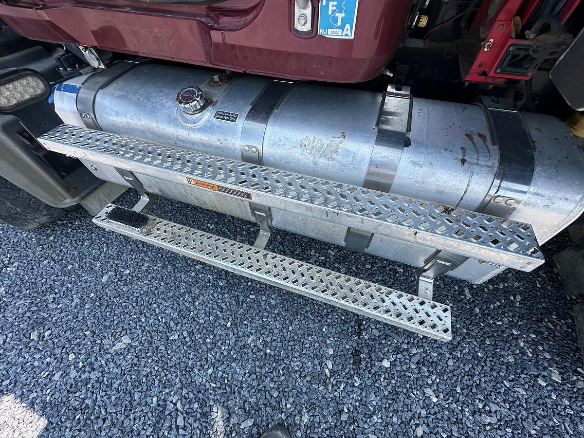 Used 2019 MACK Granite GR64F