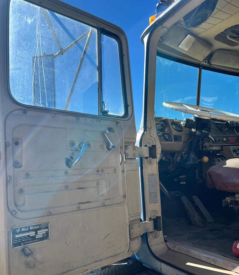 Used 1974 MACK RS767 LST