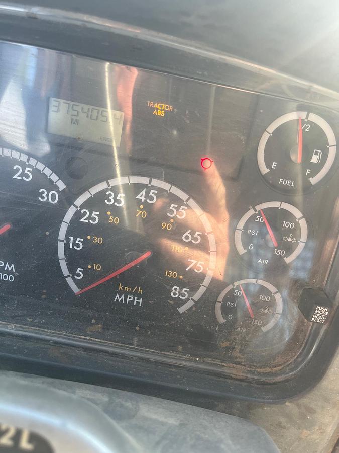 Used 2004 FREIGHTLINER M2 Business Class