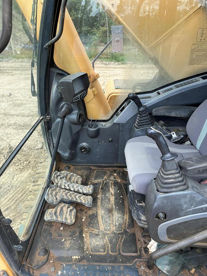 Used 2017 HYUNDAI ROBEX 480LC