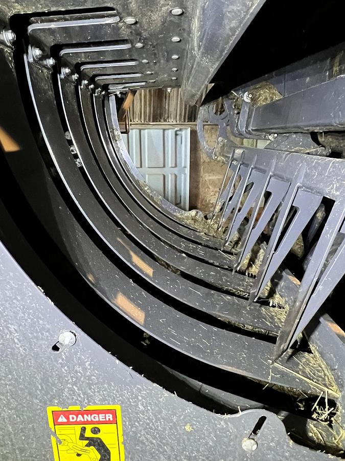 Used 2018 MASSEY FERGUSON 2270 Hesston