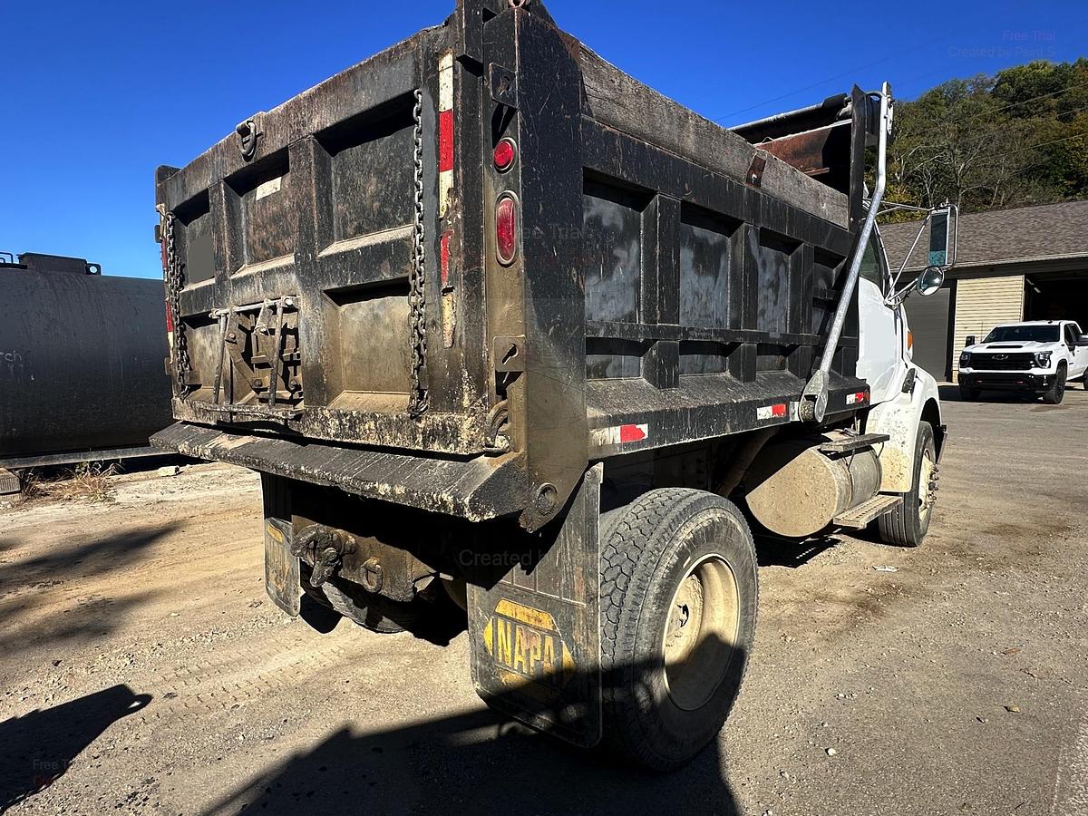 Used 2000 STERLING AT9513