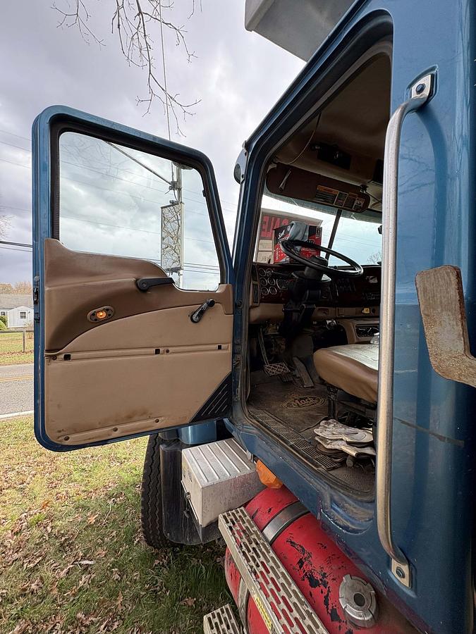 Used 2006 MACK Granite CV713