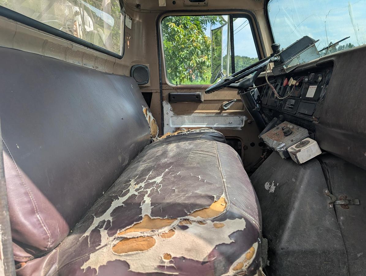 Used 1985 INTERNATIONAL S1900