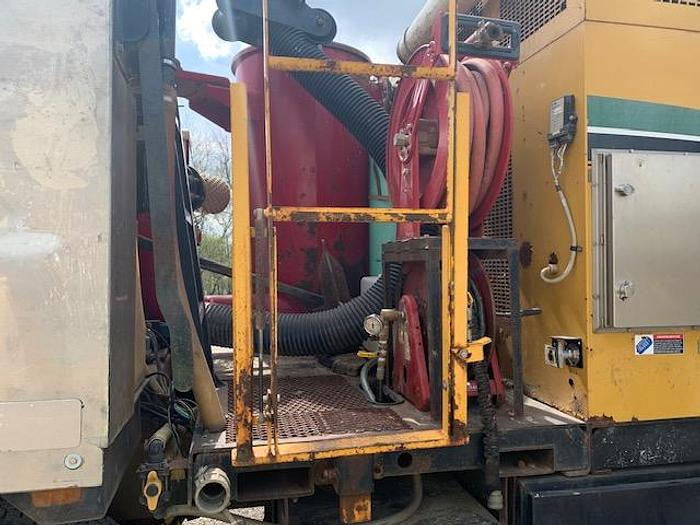 Used 2012 FREIGHTLINER SD114