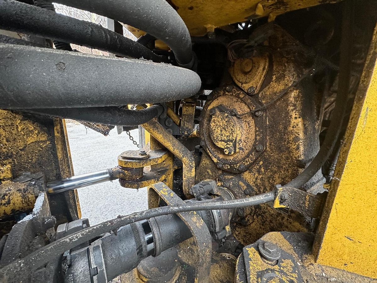 Used 2004 KOMATSU WA500-3