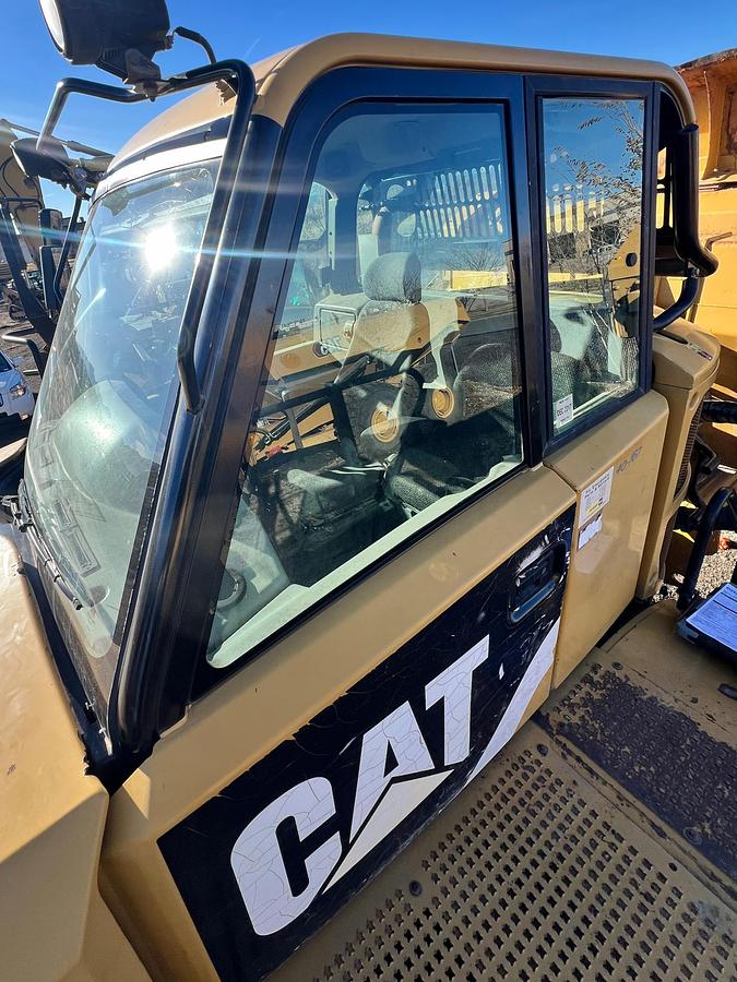 Used 2011 CATERPILLAR 740B Ej