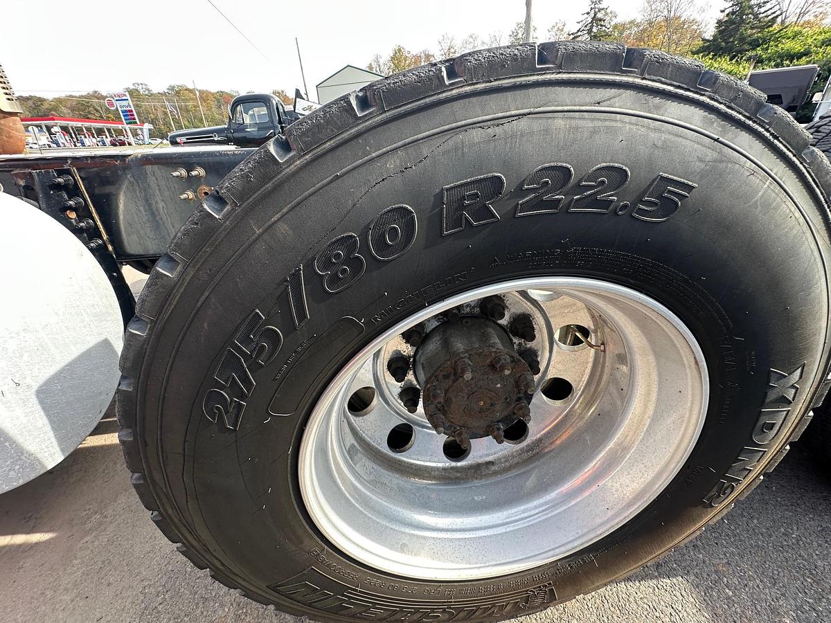 Used 2014 VOLVO VNM64T