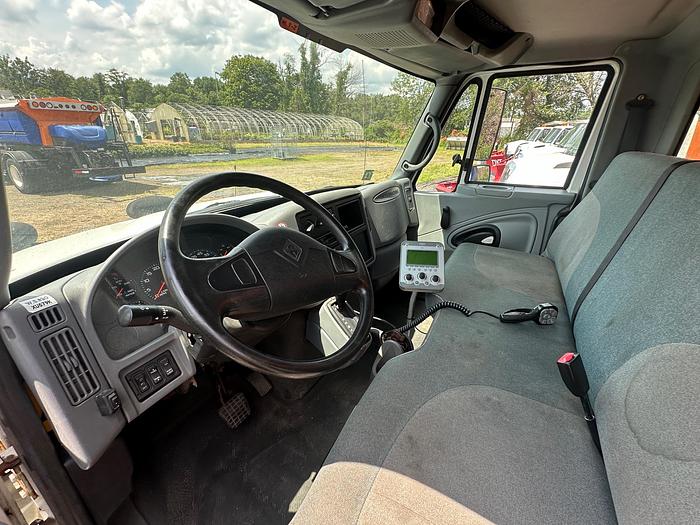 Used 2006 INTERNATIONAL 4300