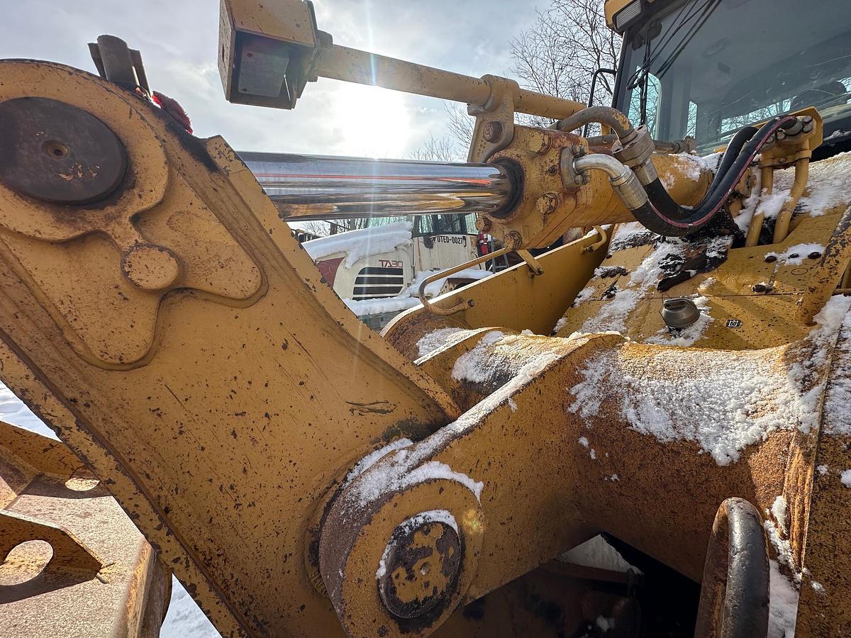 Used 2005 CATERPILLAR 963C