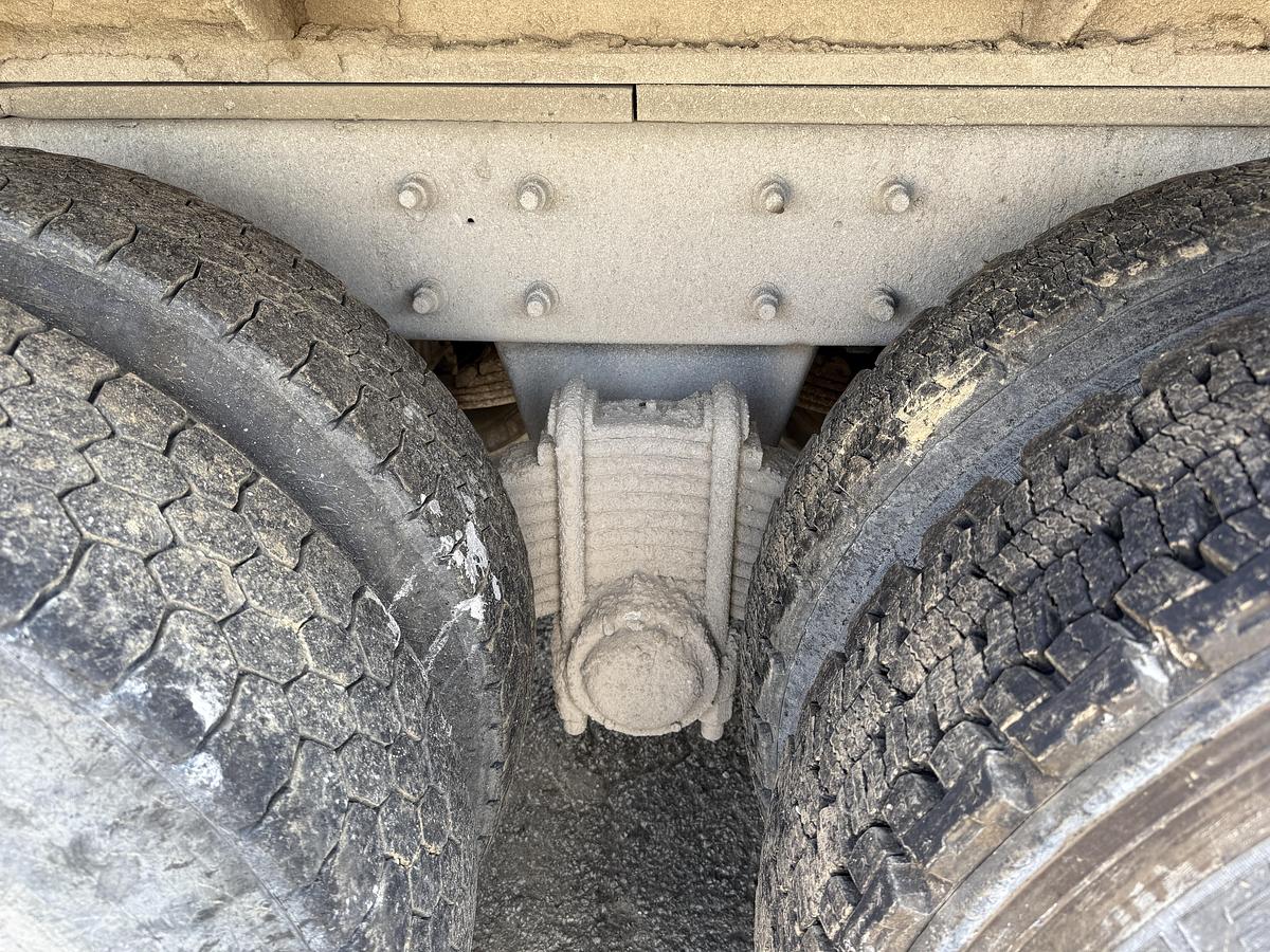 Used 2005 MACK CV713