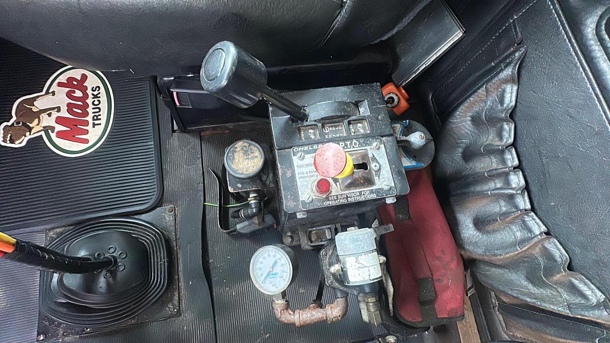 Used 1997 MACK RD688S