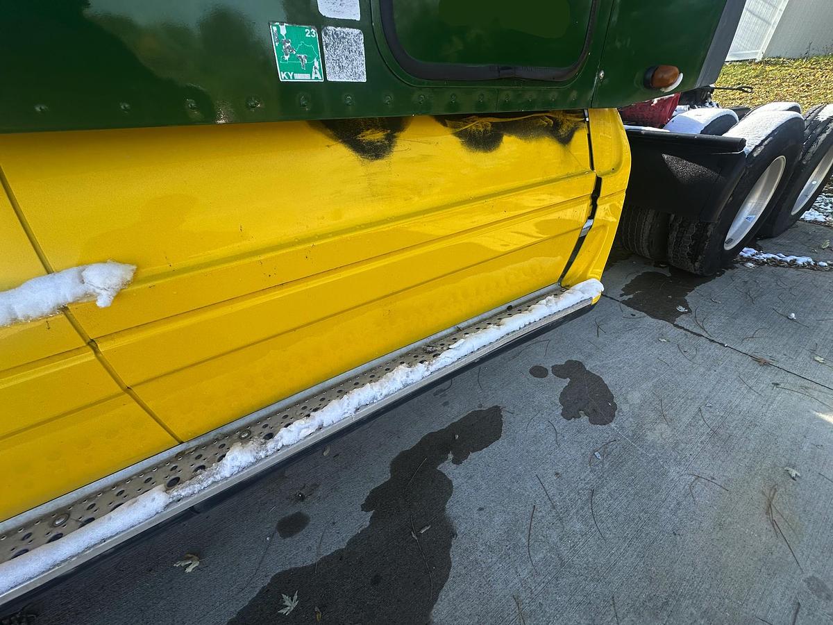 Used 2006 FREIGHTLINER Cascadia