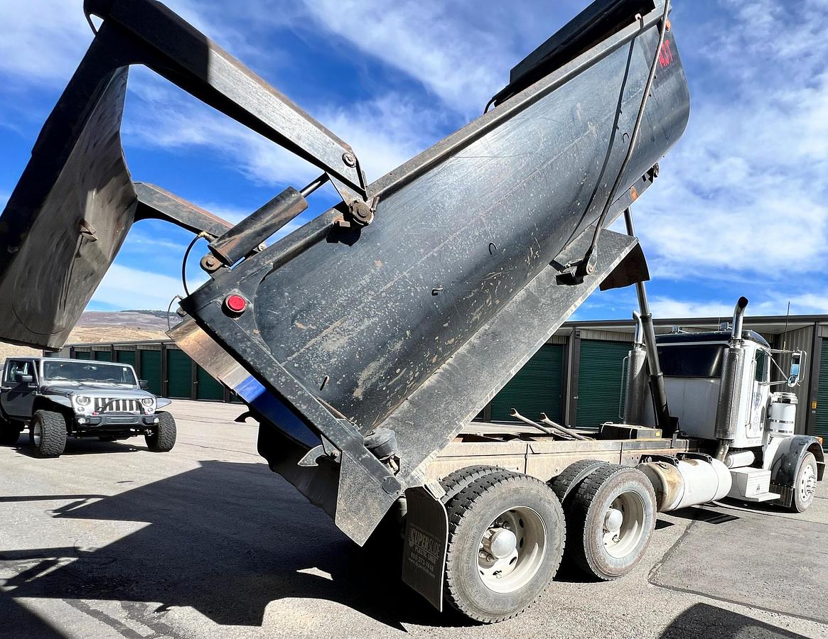 Used 2000 PETERBILT 357