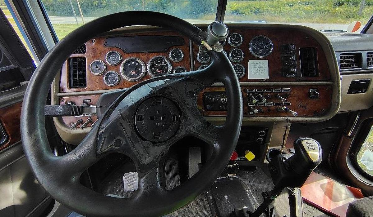 Used 2002 PETERBILT 379