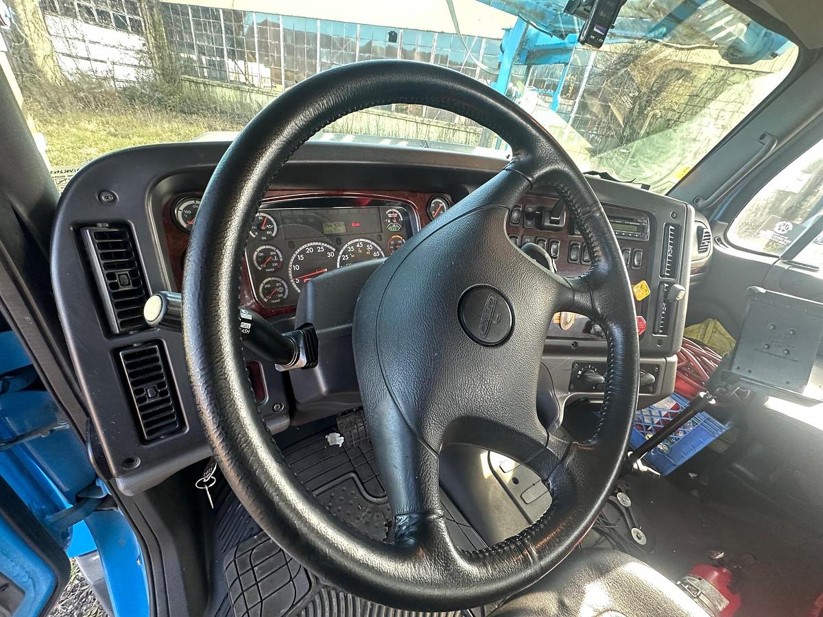 Used 2015 FREIGHTLINER 114SD