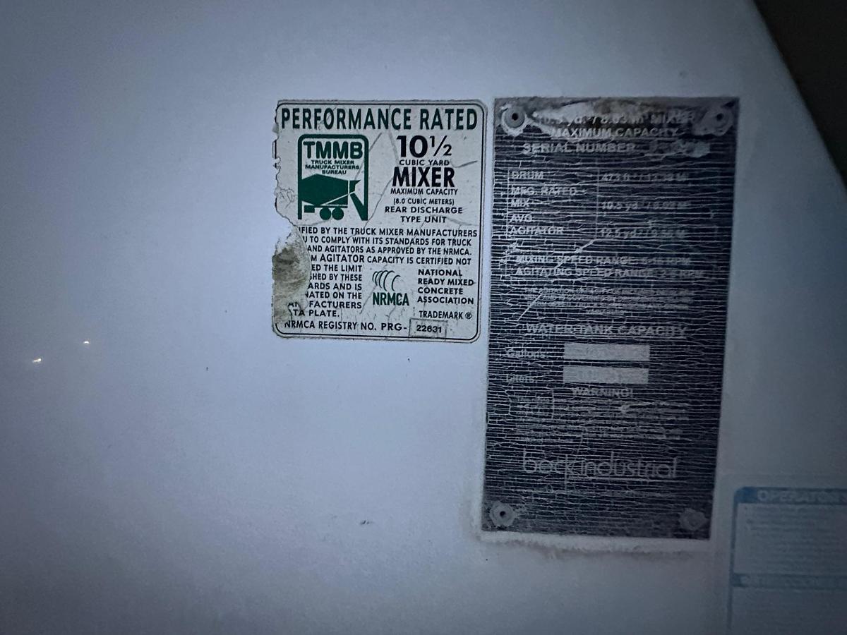 Used 2019 MACK GR64B Rear Mixer