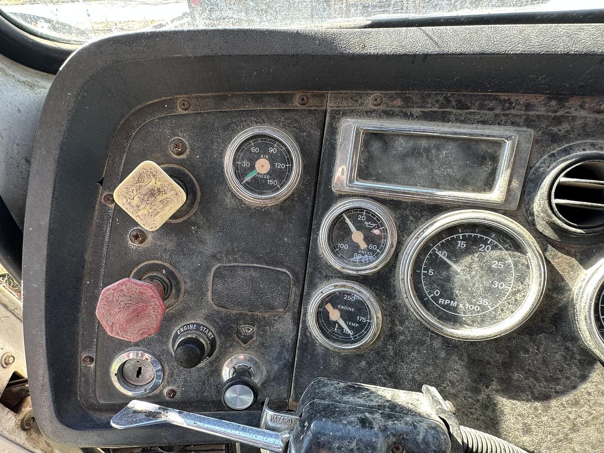 Used 1993 FORD L9000