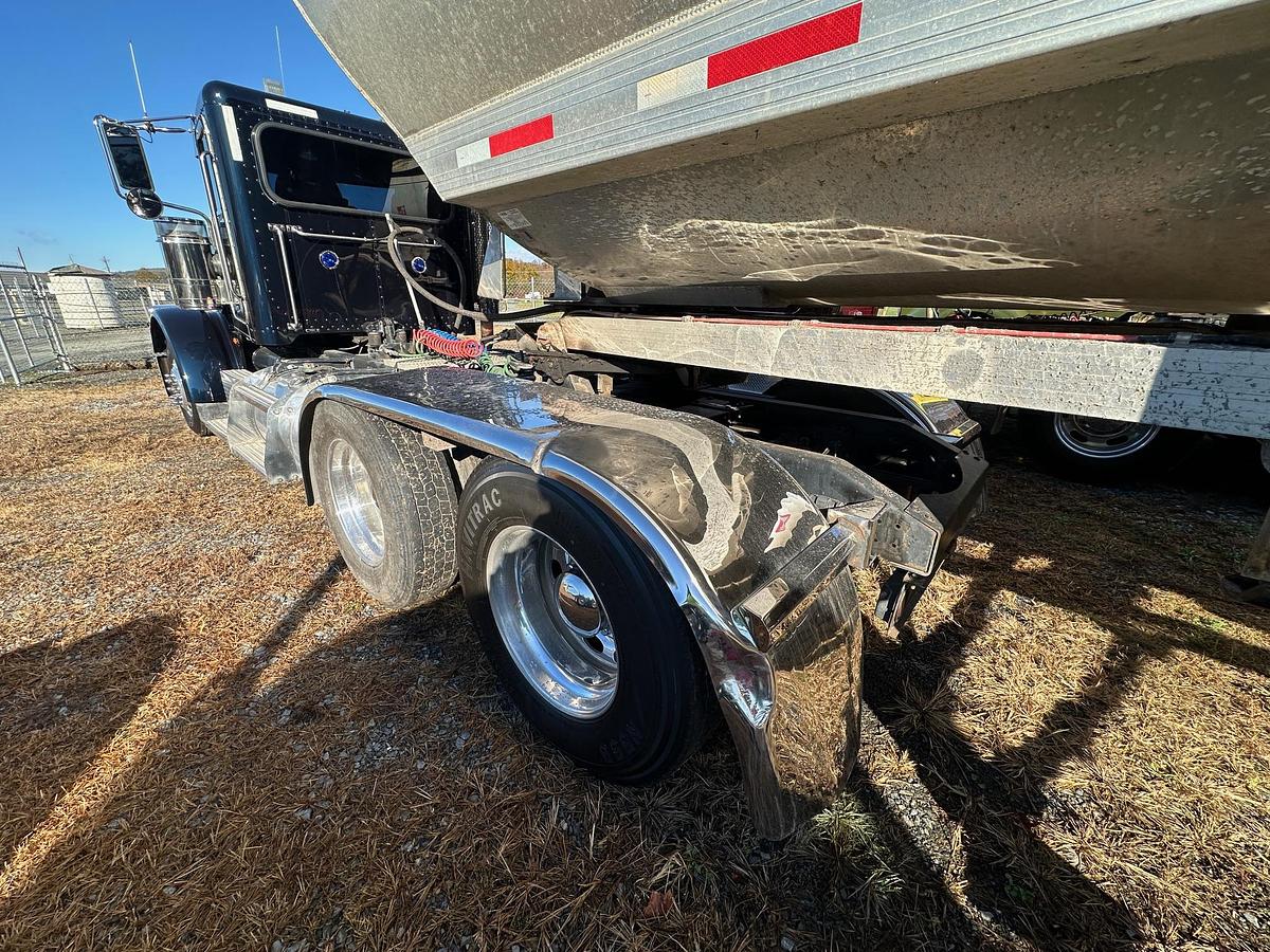 Used 2016 PETERBILT 367