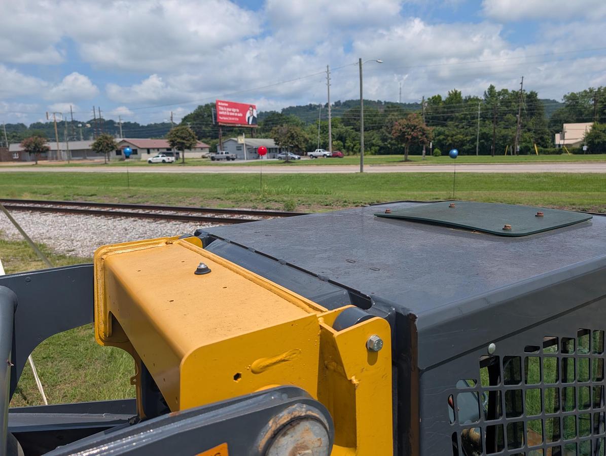 Used 2020 DEERE 325G