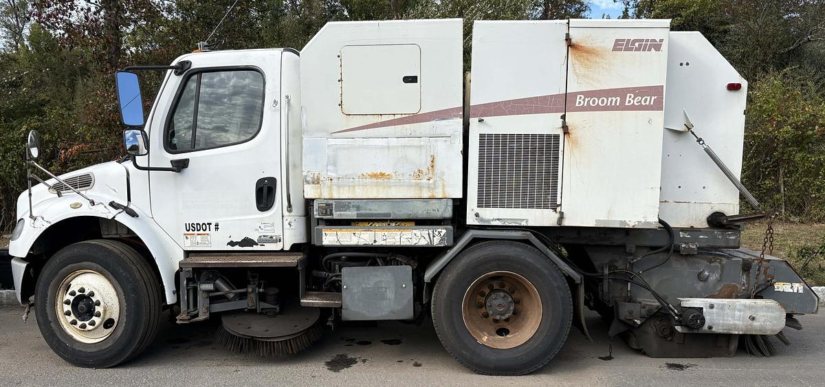 Used 2007 ELGIN Broom Bear Series H