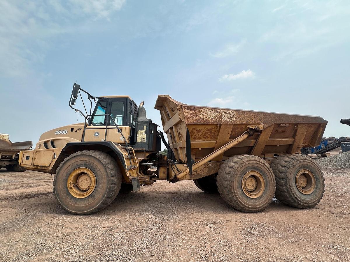 Used 2003 DEERE 400D