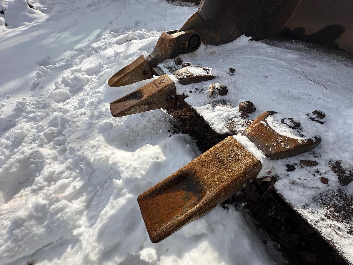 Used 2005 CATERPILLAR 963C