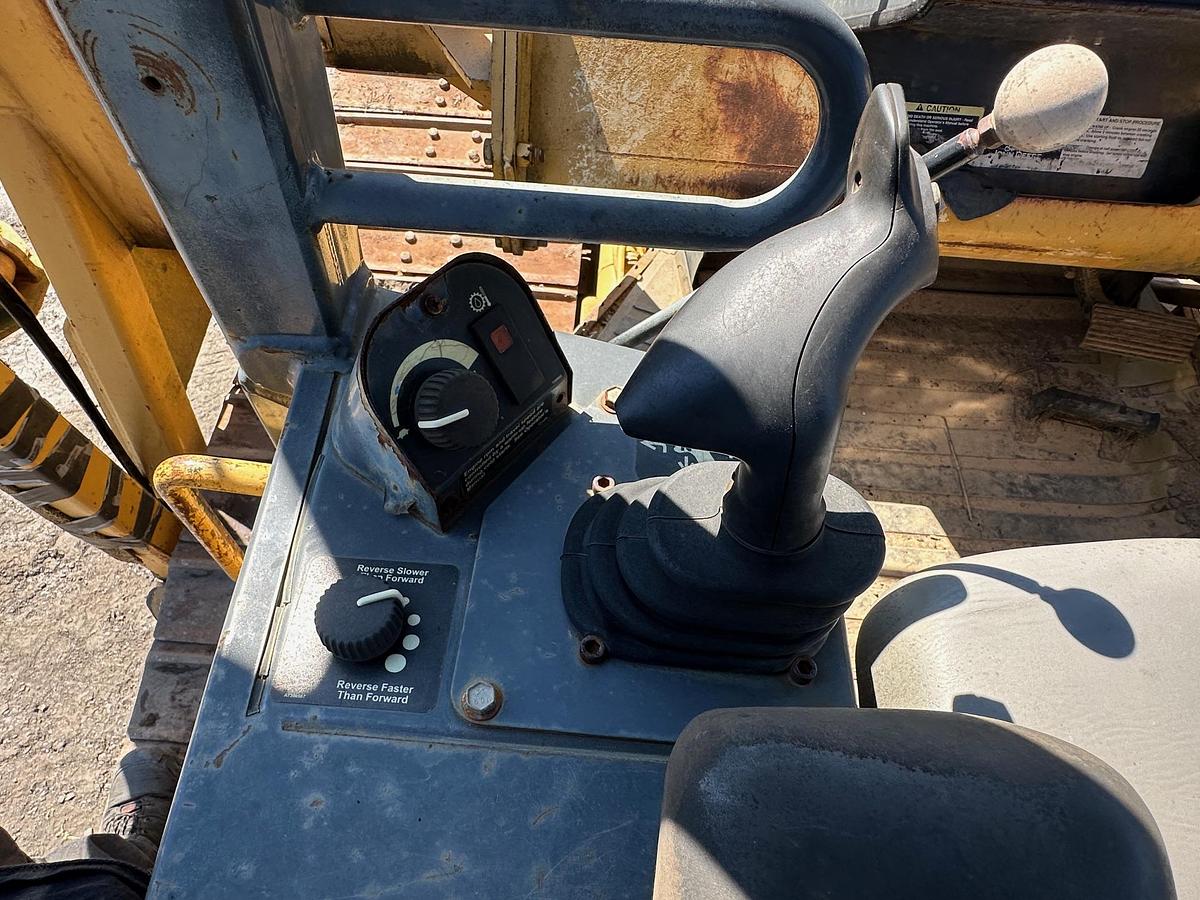 Used 2005 DEERE 650J LGP