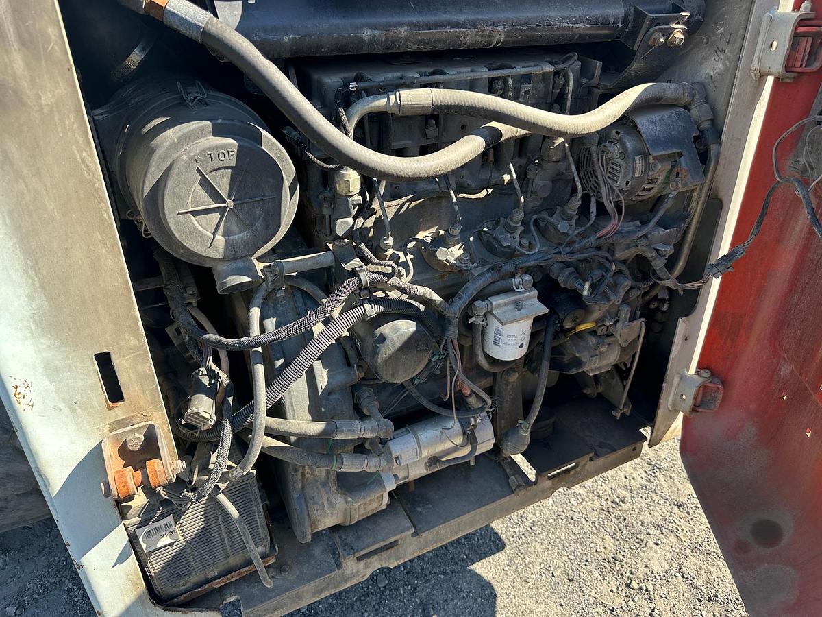 Used 2002 BOBCAT S250