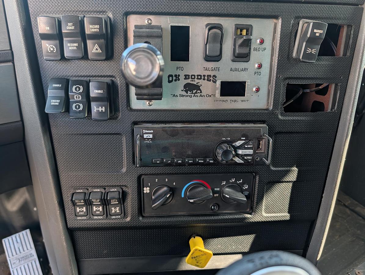 Used 2015 CATERPILLAR CT660 S