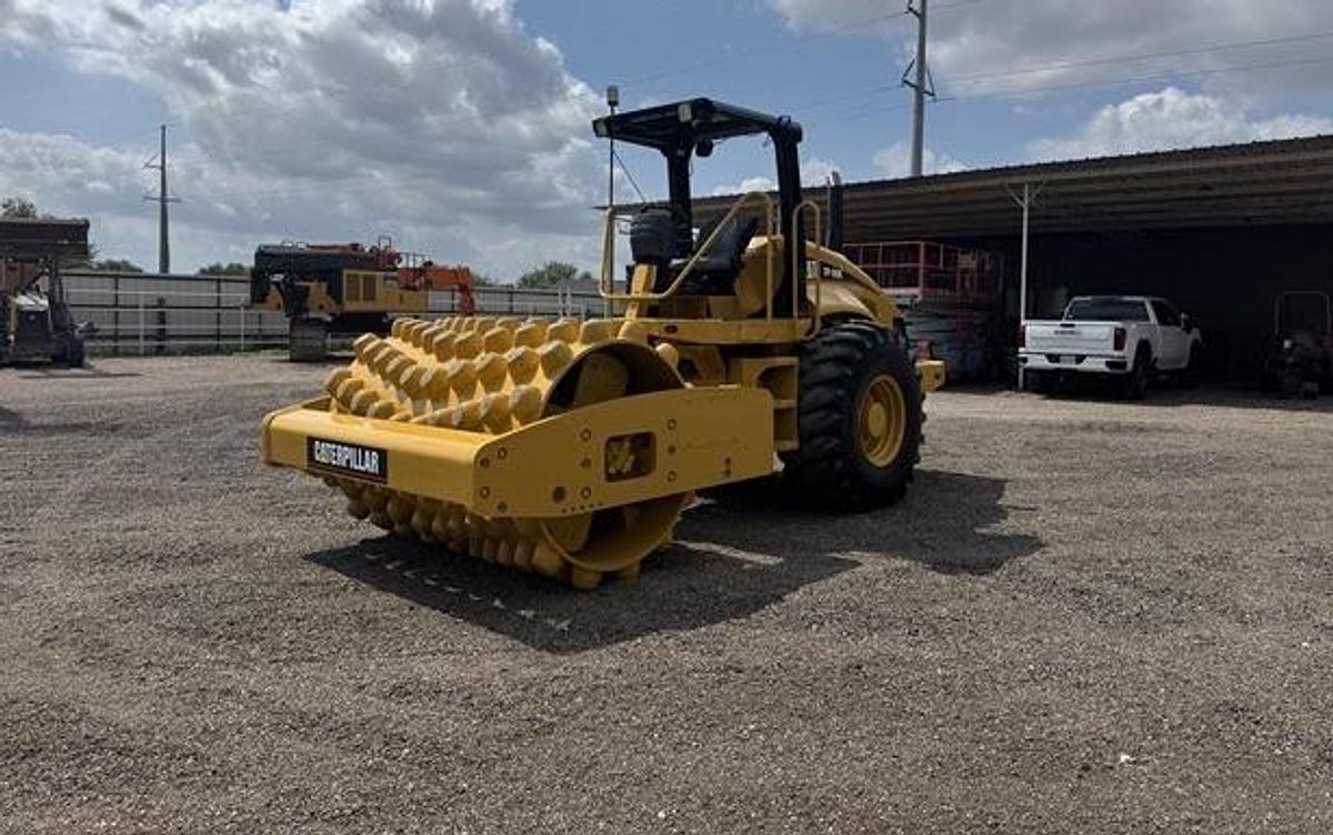 Used 2004 CATERPILLAR CP-563E