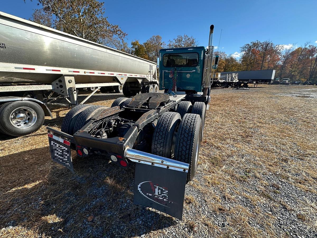 Used 2012 PETERBILT 365