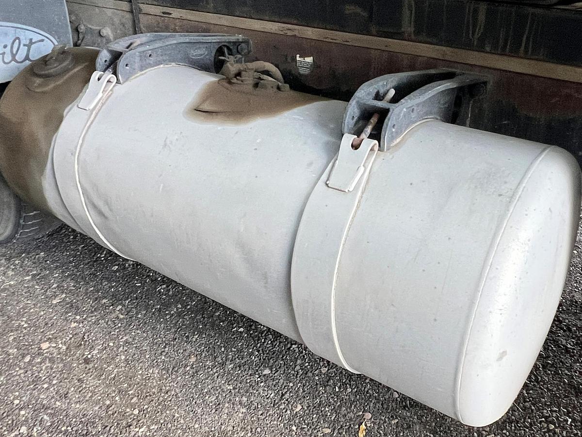 Used 2000 PETERBILT 357