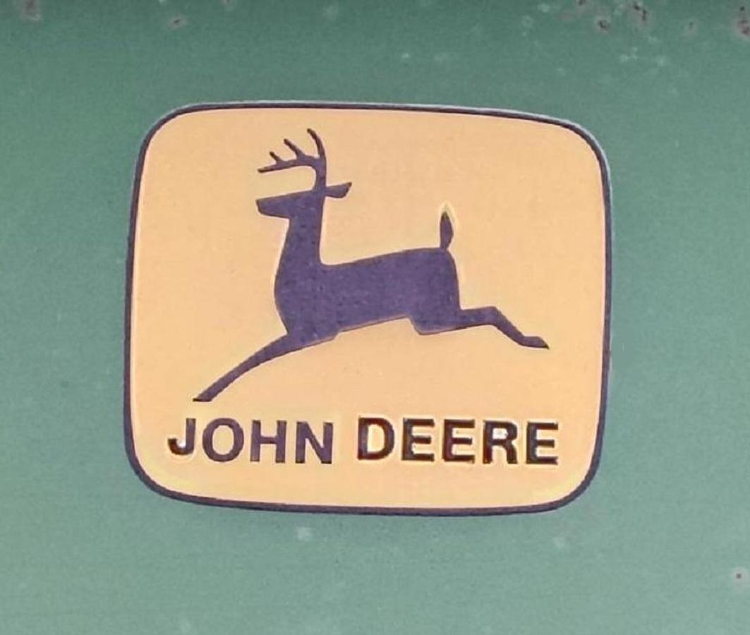 Used JOHN DEERE 350-22 Gravity Wagon