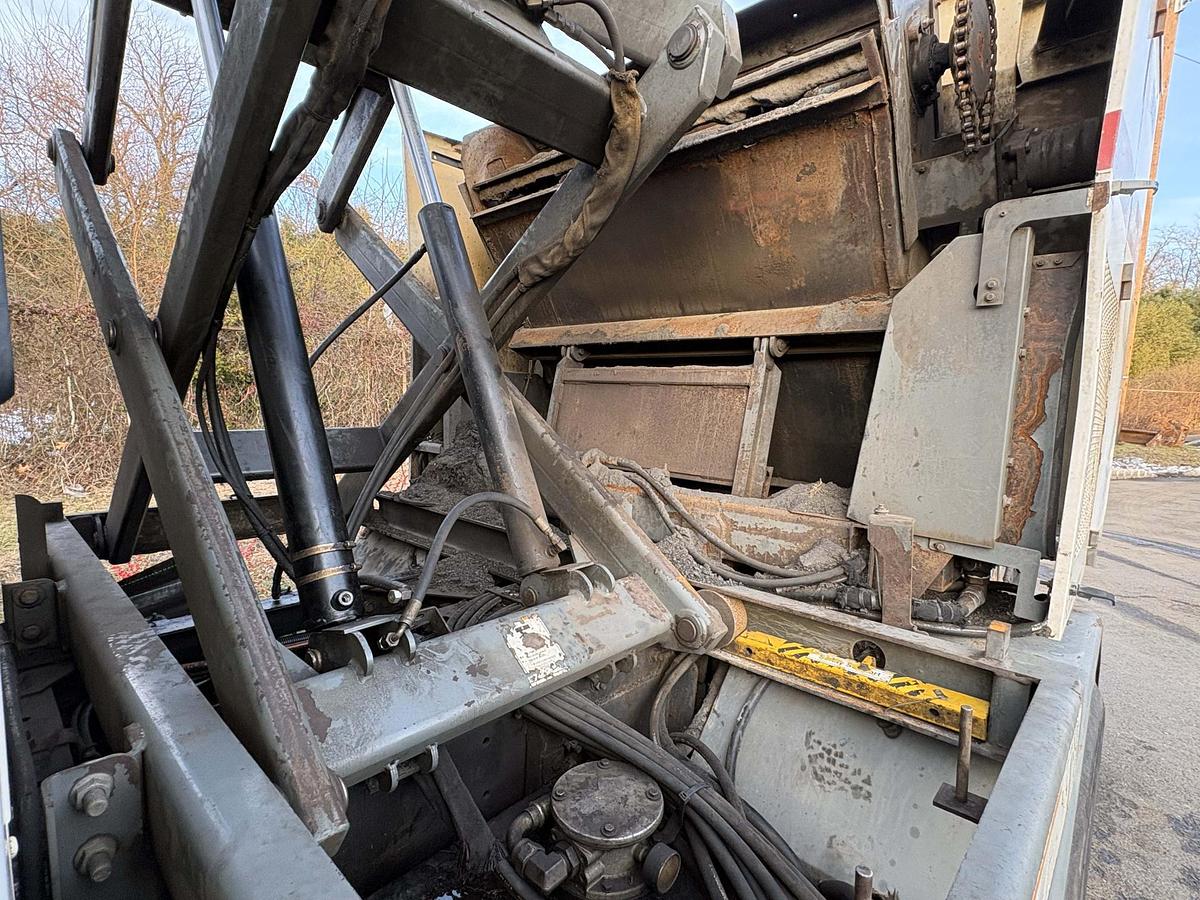 Used 2007 ELGIN Broom Bear Series H