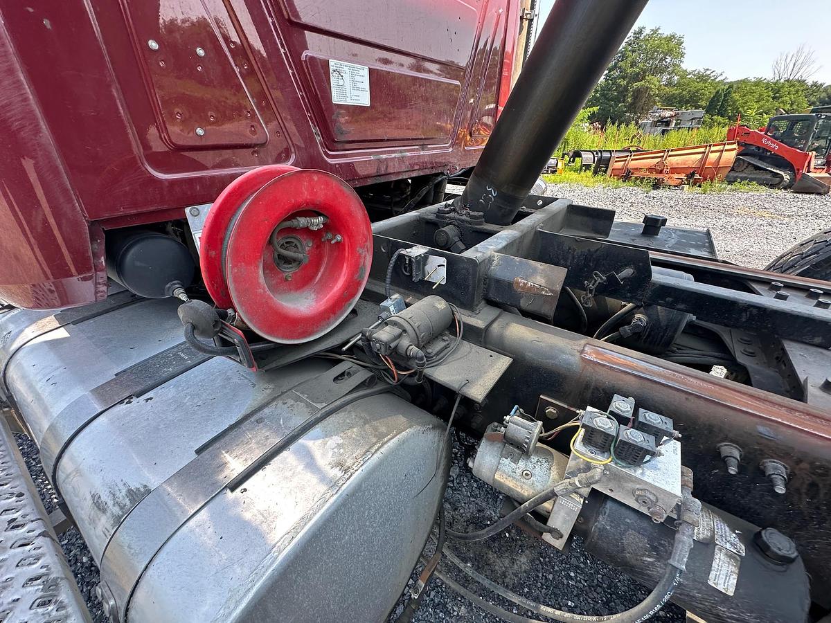 Used 2020 MACK Granite GR64F