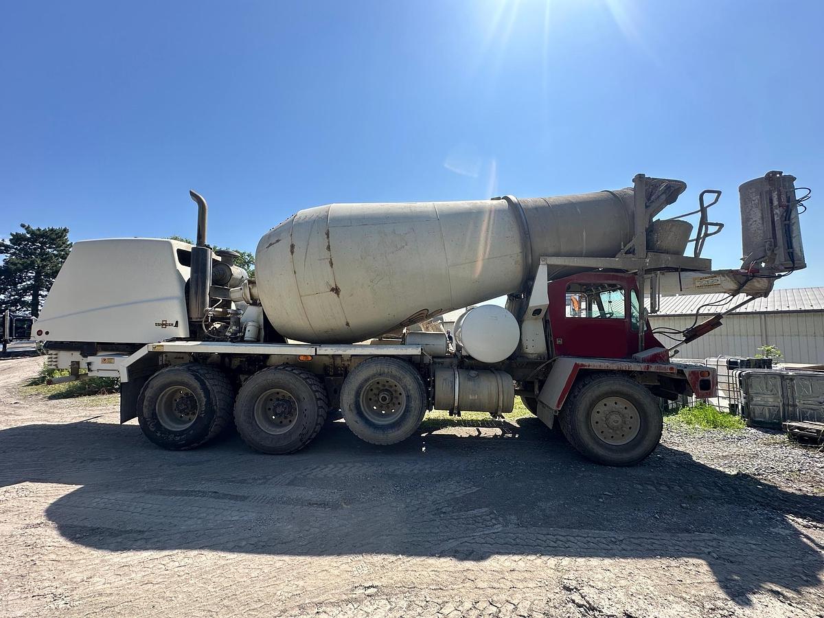 Used 2008 OSHKOSH Front Discharge Mixer